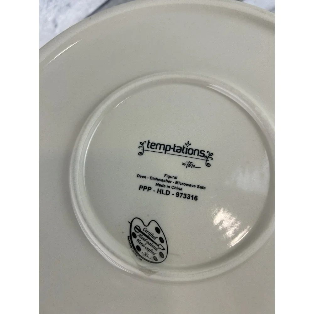 Temp-tations Figural Christmas Pie Dish with Wreath Lid Red Ceramic Baker